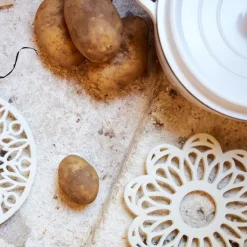 Fabrique de Styles Dessous de plat fleur en fonte D20cm - Rhodonea* Accessoires De Table