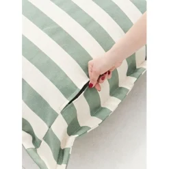 Fabrique de Styles Pouf d'extérieur en tissu rayé et écru 95x95cm - Sola*Enfant Jardin